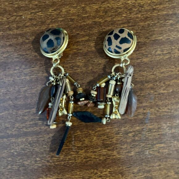 Leopard round Vintage Dangle Earrings (clip on) - Picture 1 of 5